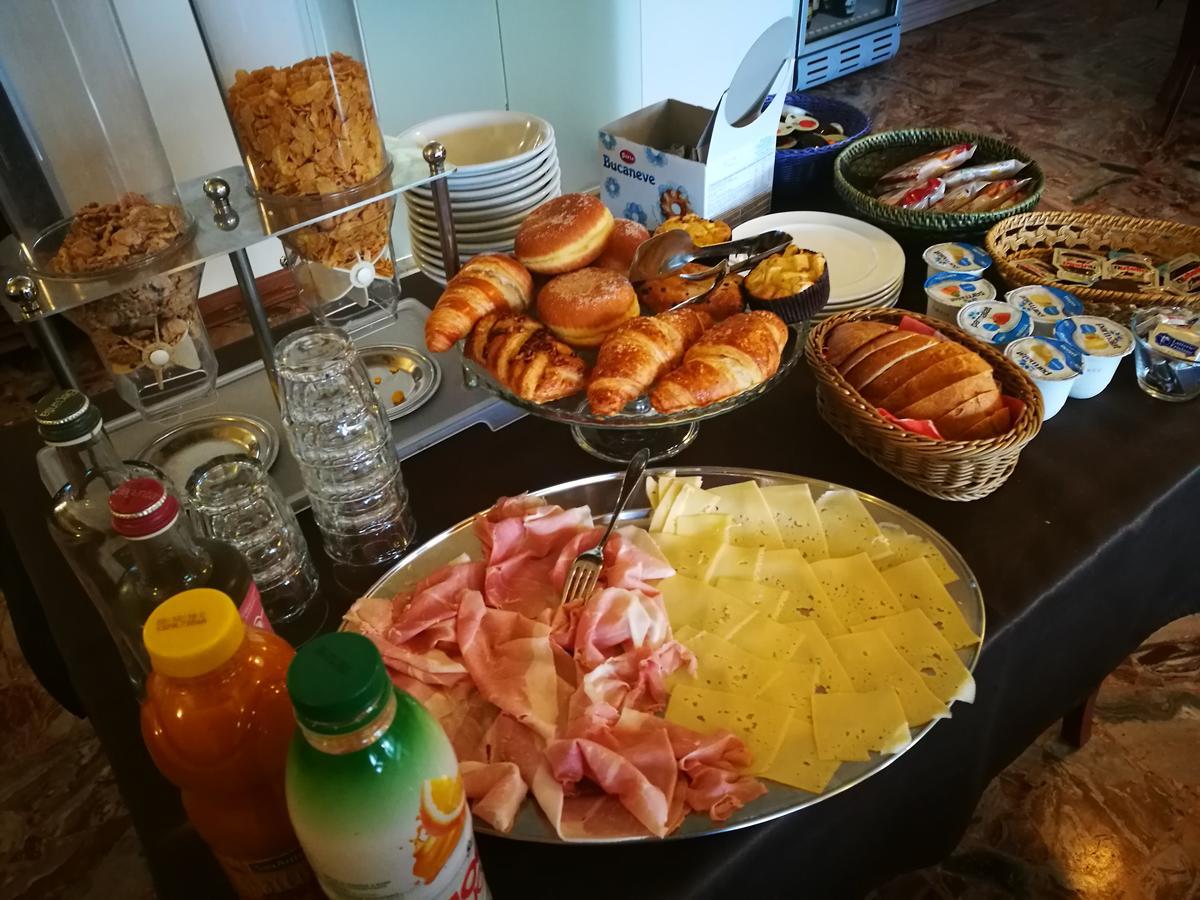 Locanda Della Pieve Tizzano Val Parma Dış mekan fotoğraf