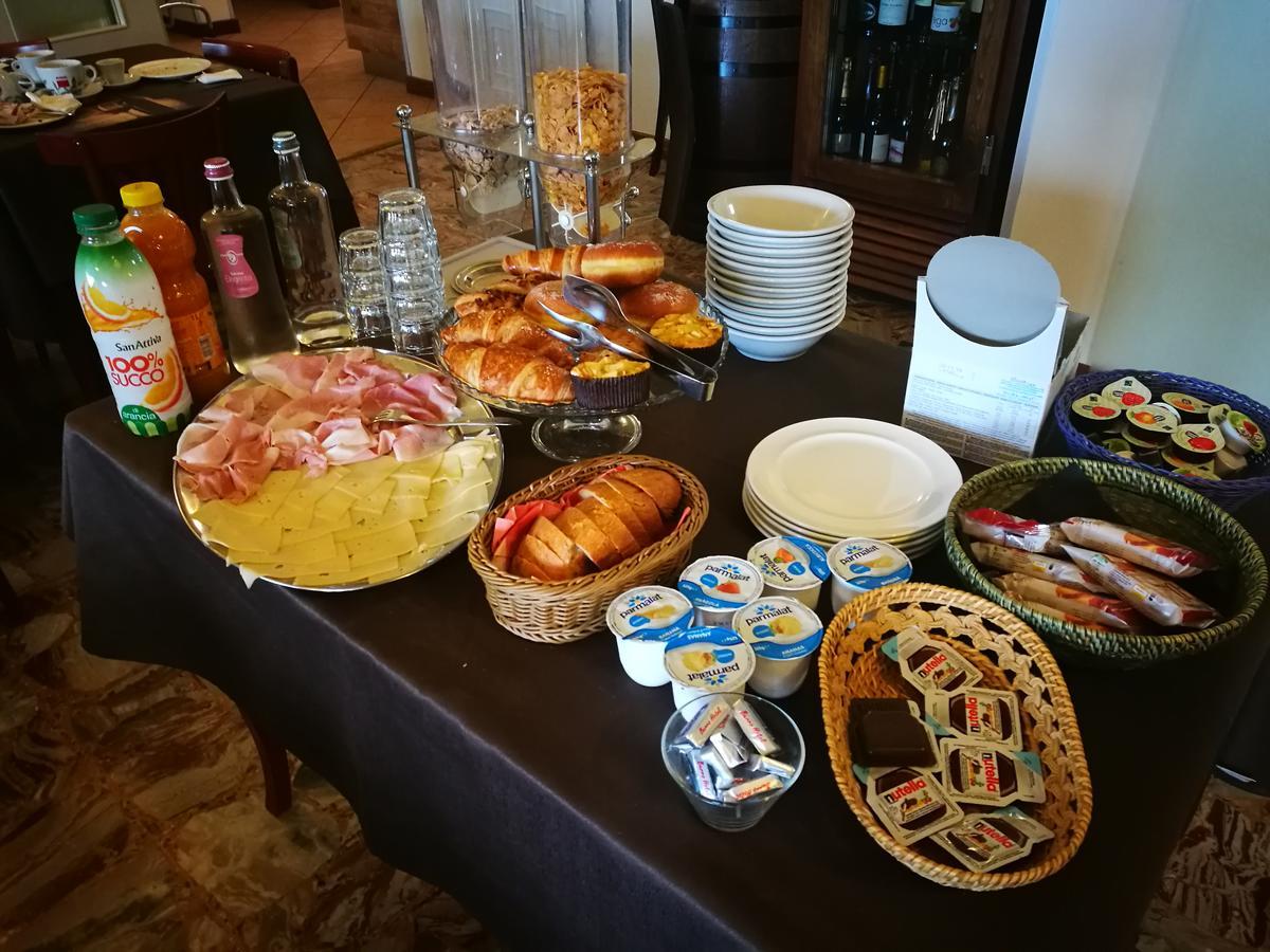 Locanda Della Pieve Tizzano Val Parma Dış mekan fotoğraf